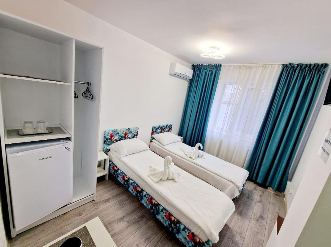 Hotel ARes Constanţa Exterior foto